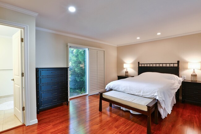 Building Photo - SAN JOSE -  Fully Furnished Ranch Style 4 ...