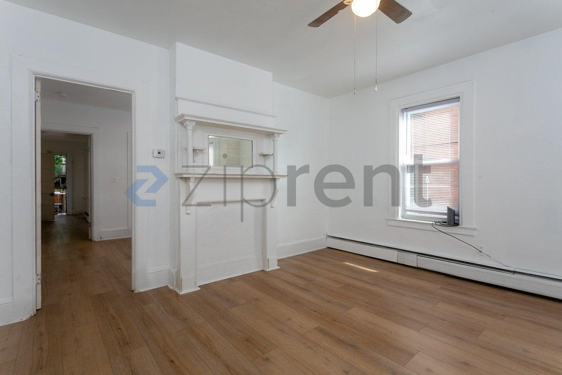 Building Photo - Unit 1R