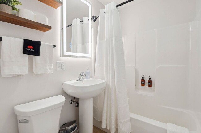 Building Photo - 589 Laconia Rd