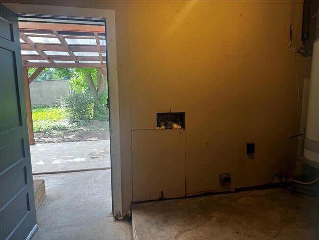 Building Photo - 5806 Coventry Ln