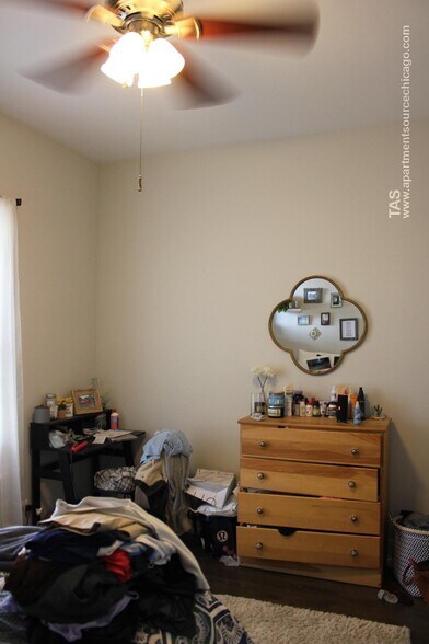 Building Photo - 873 W Lill Ave