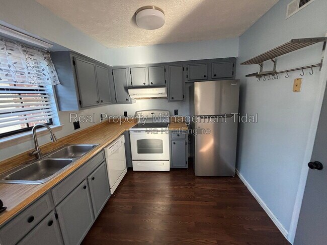 Building Photo - 361 Circuit Ln