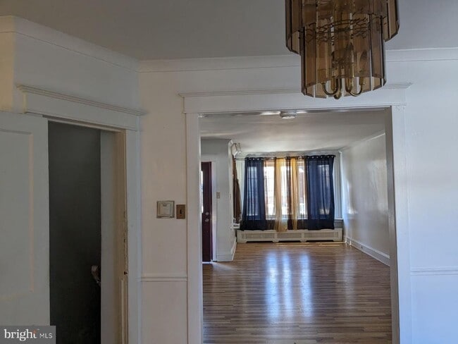 Building Photo - 7131 Louise St