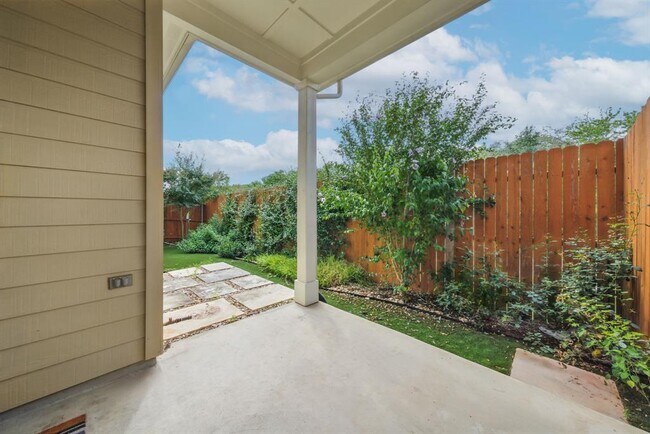 Building Photo - 5820 Harper Park Dr