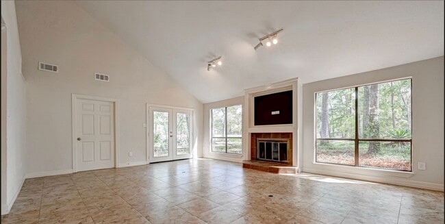 Building Photo - 1746 Cloister Dr