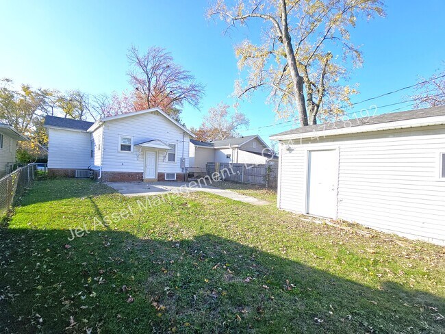 Building Photo - Beautifully updated 2 bedroom home for rent!