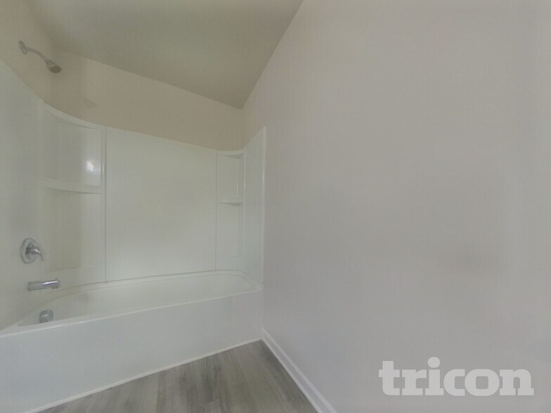 Building Photo - 2241 Westside Dr