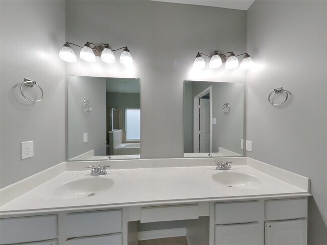 Building Photo - 7506 Parkcross Pl