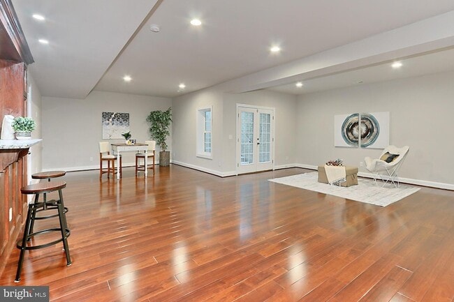Building Photo - 6526 Dearborn Dr