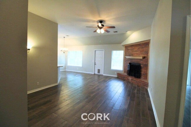 Building Photo - 927 Castle Rd