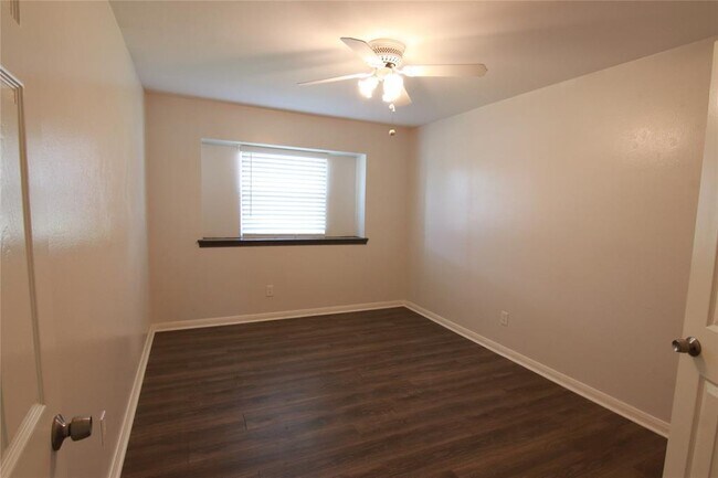 Building Photo - 9030 Langdon Ln