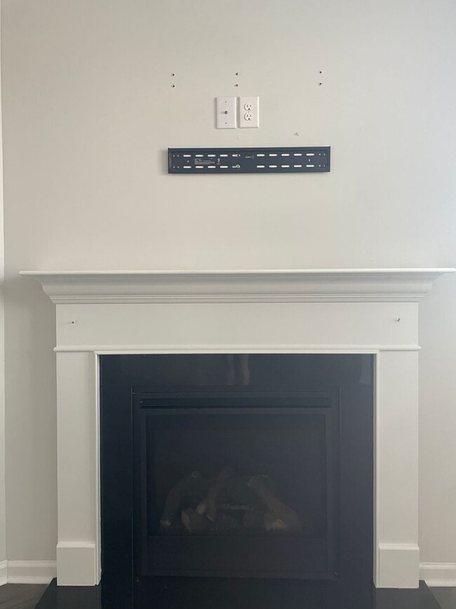 Building Photo - 4 Bed, 2 Bath New Build