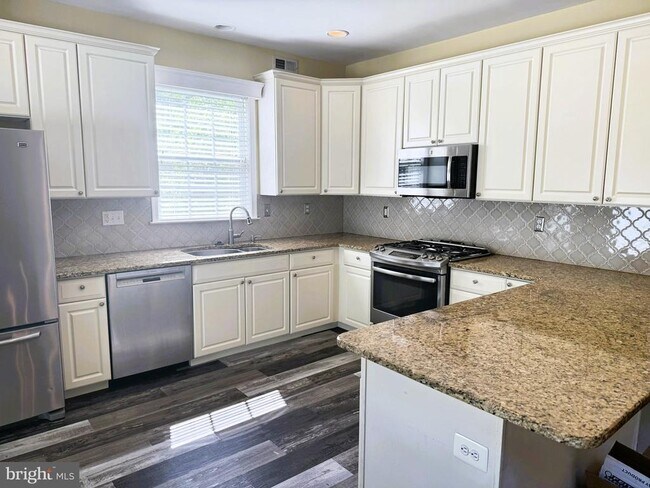 Building Photo - 82 Brecknock Ct