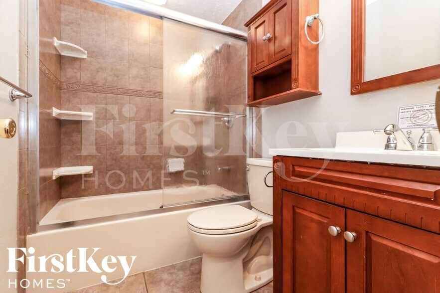 Building Photo - 3113 Union St N