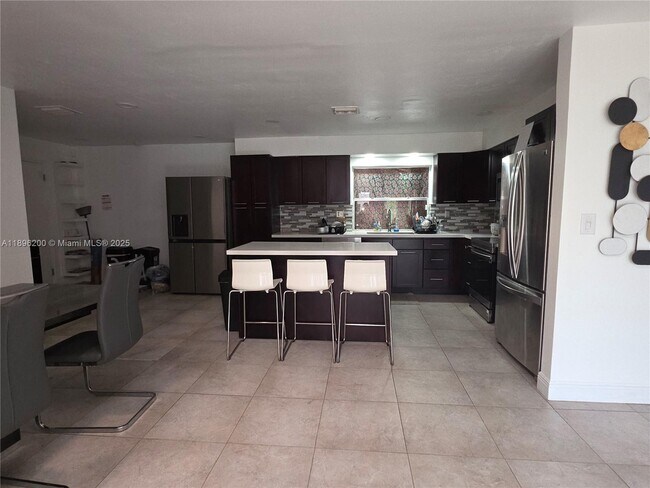 Building Photo - 690 NW 68th Ave