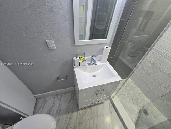 Building Photo - 20950 SW 119th Ct