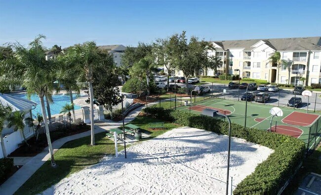 Building Photo - 8103 Coconut Palm Way