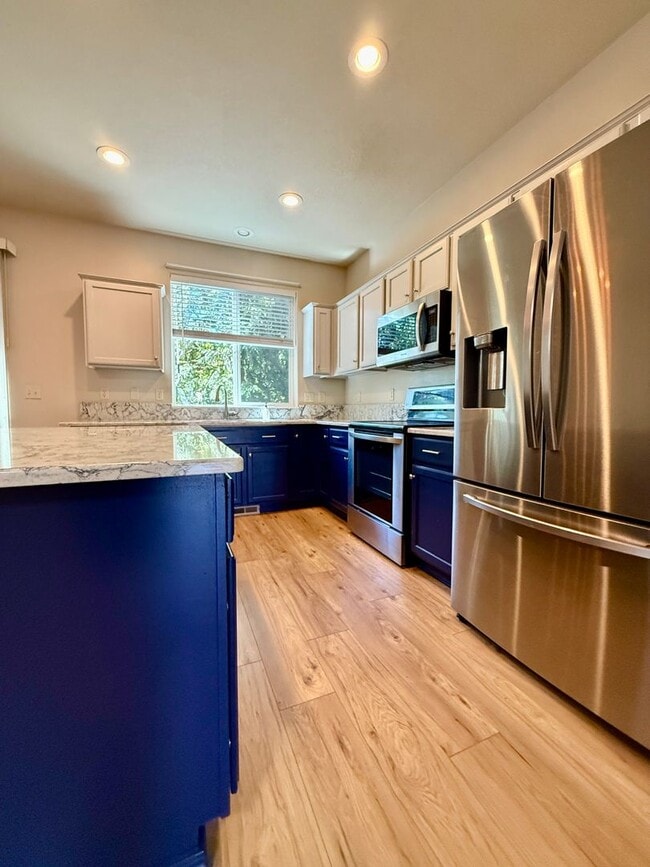 Building Photo - Updated Craftsman on Corner Lot in Aloha~ ...