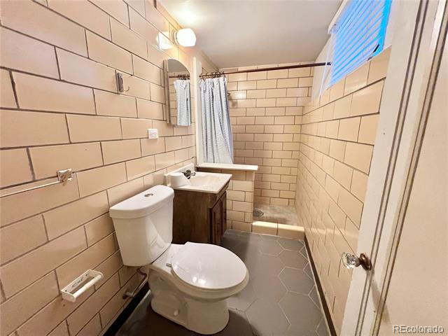 Building Photo - 3201 S Holly St