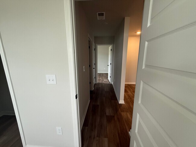 Building Photo - 1119 Cooper Hawk Ln SW