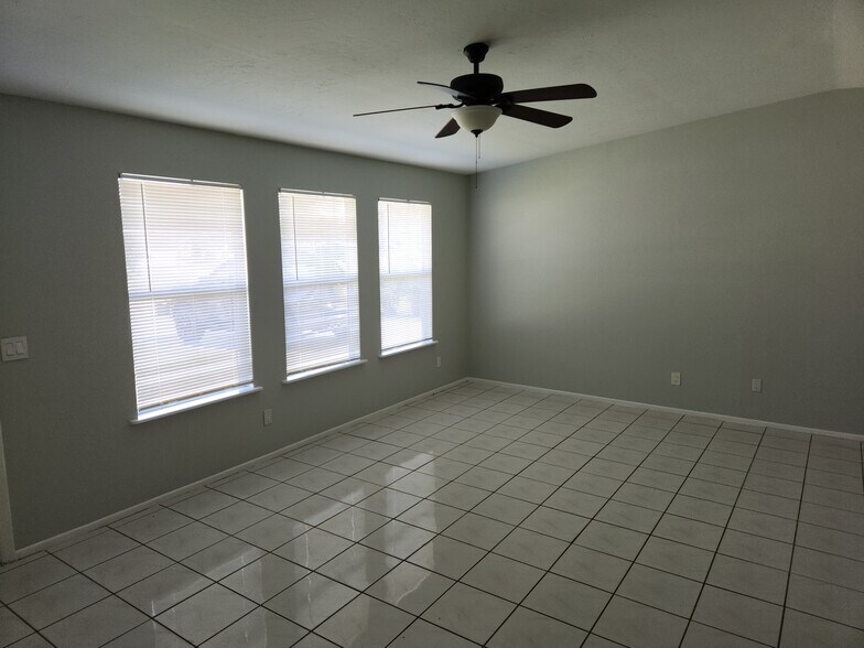 Living room #1 - 408 SE 16th St