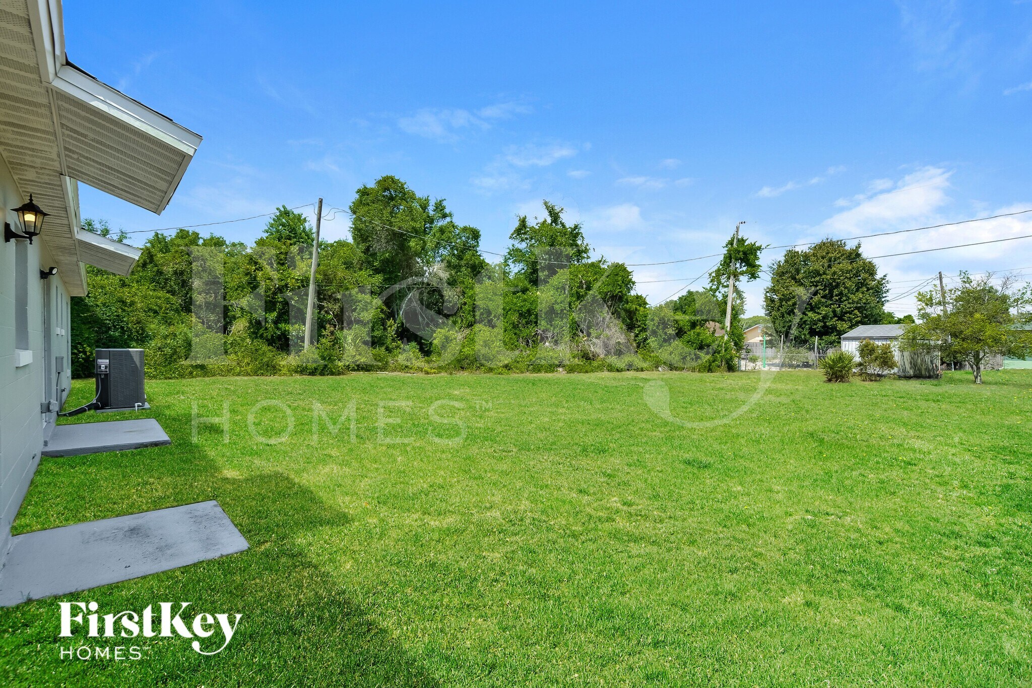 Building Photo - 910 Clayton Dr