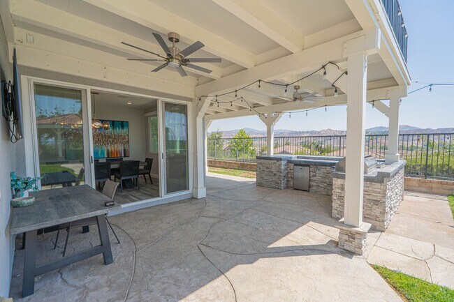 Building Photo - Spectacular 5-Bedroom Home with Pool, RV P...