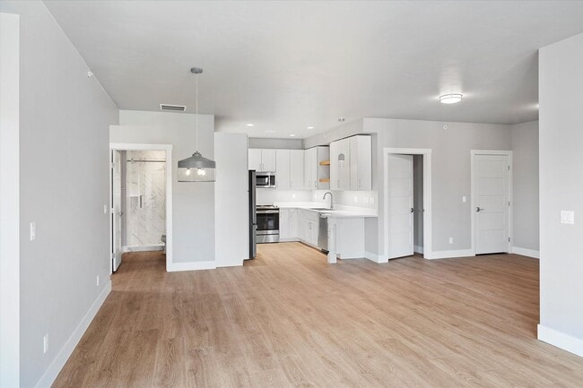 Building Photo - Upscale ground floor Whitefish Condo