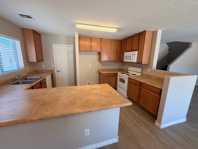 Building Photo - 12354 W Glenrosa Ave