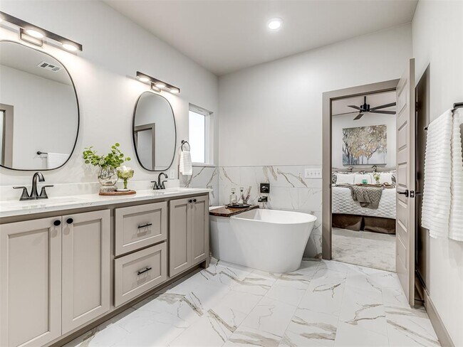 Building Photo - 2548 NW 131st St