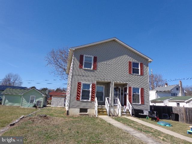 Building Photo - 907 Oak St