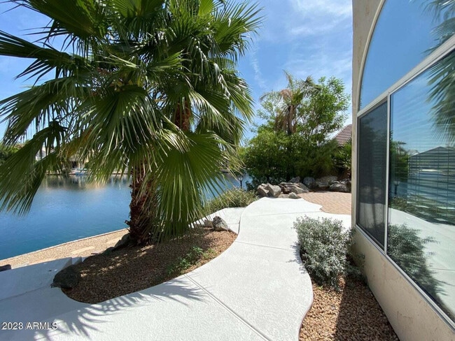 Building Photo - 1406 W Lake Mirage Ct