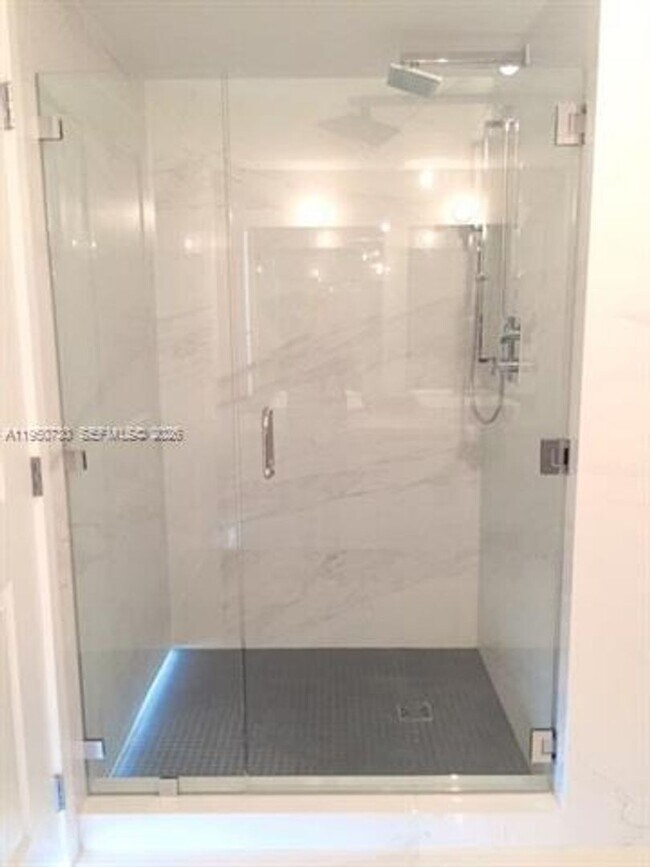 Building Photo - 400 Sunny Isles Blvd