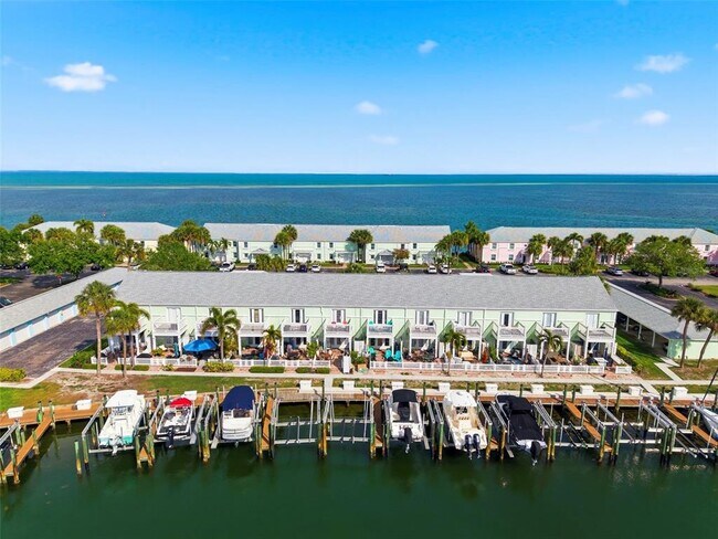 Building Photo - 4751 Coquina Key Dr SE