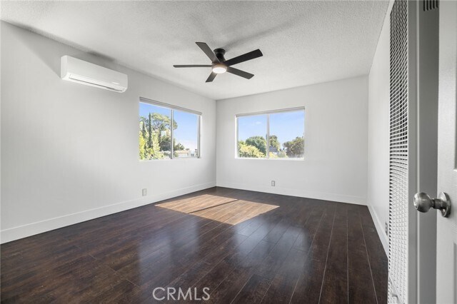 Building Photo - 3732 Dwiggins St