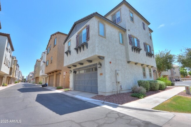 Building Photo - 1665 E Dogwood Ln