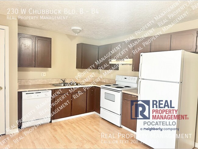 Building Photo - 230 W Chubbuck Rd