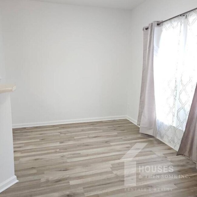 Building Photo - 151 Spring Crossing Cir