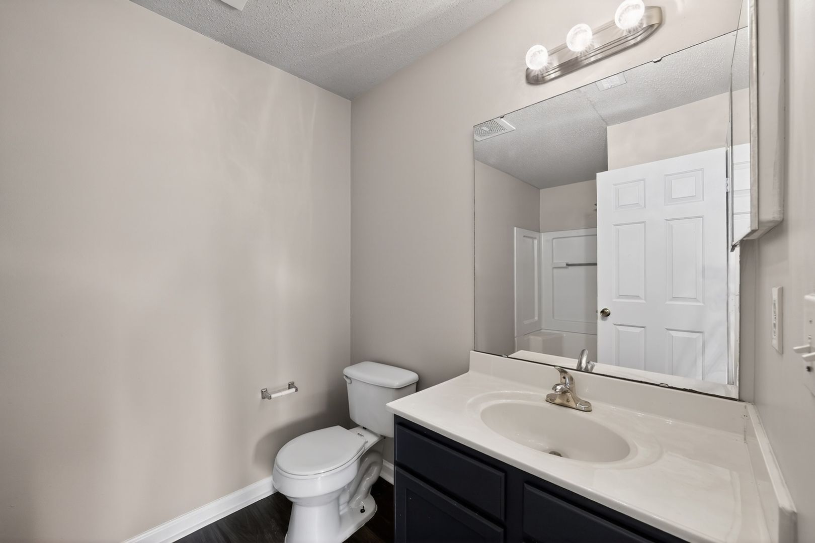 Building Photo - 4246 Villas Dr