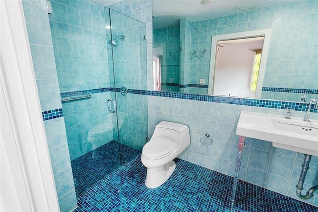 Building Photo - 8619 SW 51st St