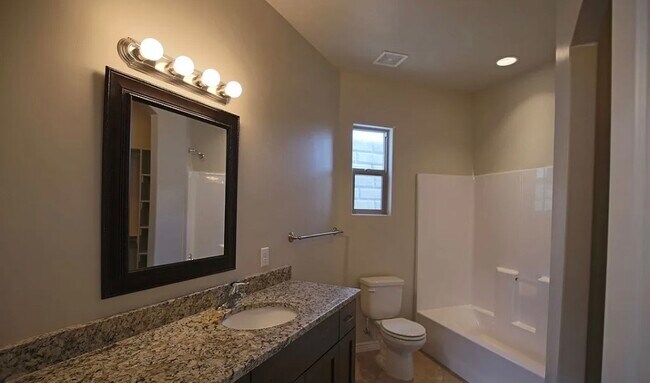 Building Photo - 1456 Clinton Way