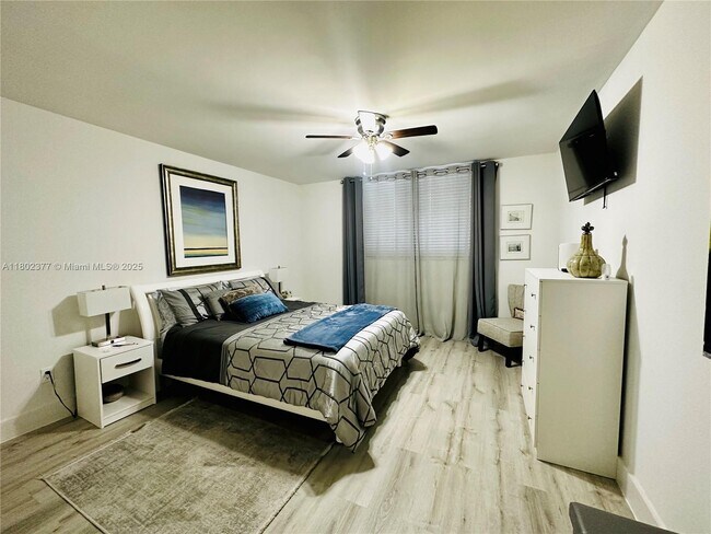 Building Photo - 1501 S Ocean Dr