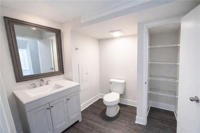 Building Photo - 161 Mangum St SW