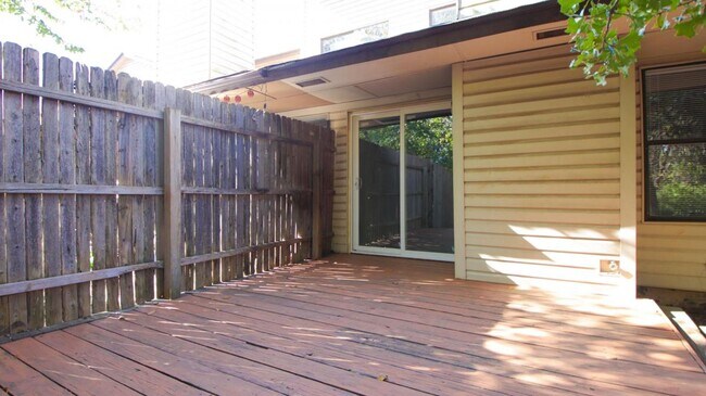 Building Photo - 3804 Summer Cloud Dr