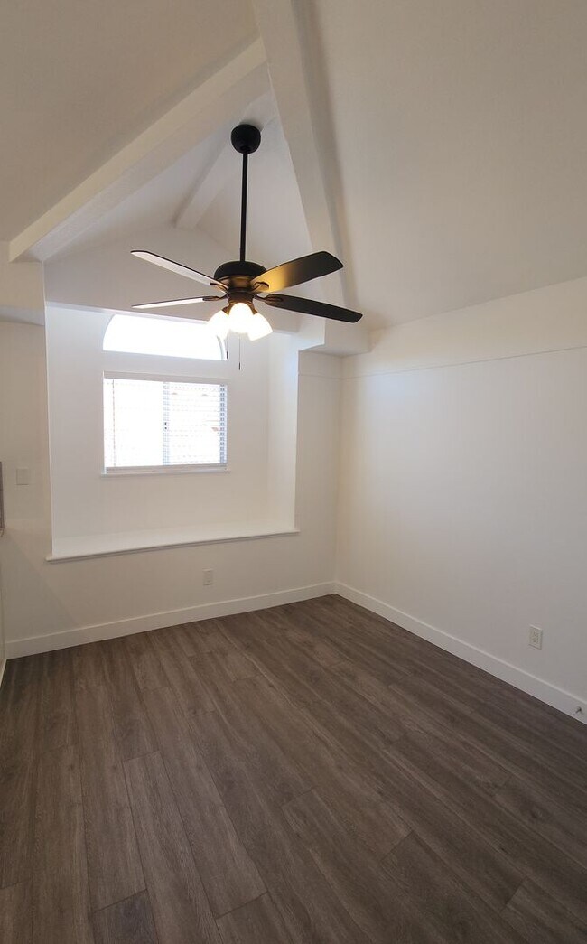Building Photo - Gorgeous 2 bedroom newly renovated upstairs corner condo in gated community with pool & hill side...