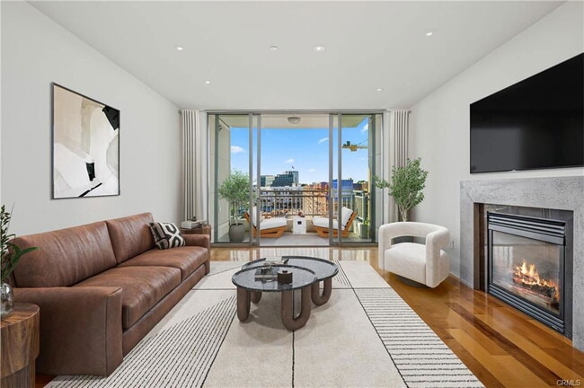 Building Photo - 3071 Scholarship