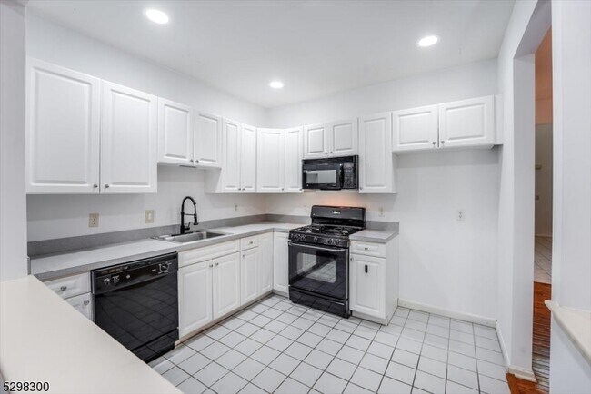 Building Photo - 627 Old Dover Rd