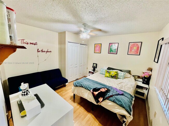 Building Photo - 1021 Mockingbird Ln