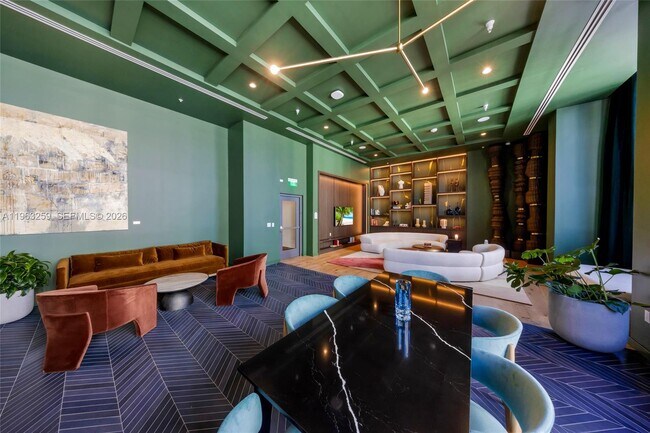 Building Photo - 11 NE 6th St