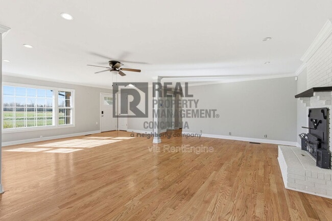 Building Photo - 1246 S Russell St